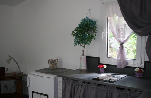 Saint-Jeannet Apartment | 2 rooms with patio - terrace in beautiful property