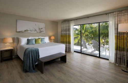 Islamorada Resort | 2 Separate Unites w/2 Bedrooms, Kitchenette, Pool, Free Parking & Pool