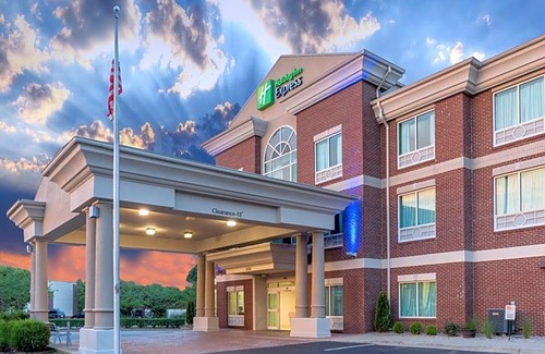 Frankfort Hotel | 2-Star Hotel ∙ Holiday Inn Express Hotel & Suites Frankfort, an IHG Hotel