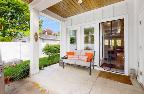 Dodds Addition House | 2-story home with backyard, patio, outdoor dining area & AC - dog-friendly