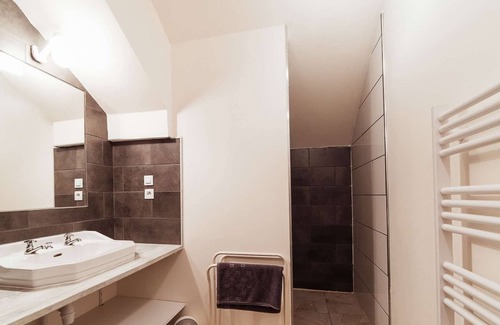 Bucheres Apartment | 2 three-room apartments + large garden + parking