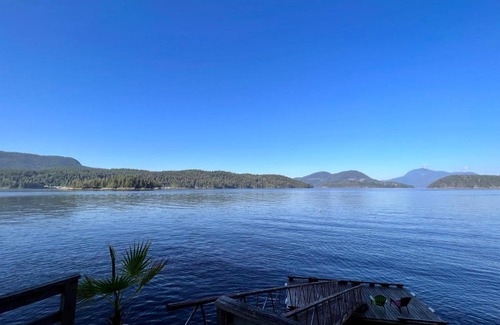 Sunshine Coast Other | 2 Tide on the Hillside