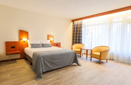 Bosschenhoofd Hotel | 2-Unit Countryside Retreat | Forest Walks, Fresh Air & Stillness Near the City