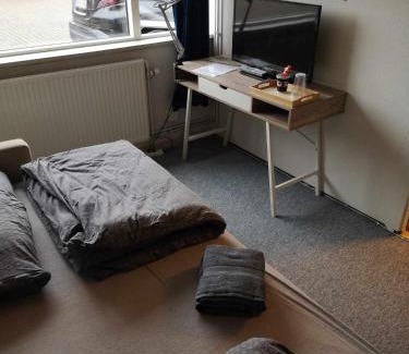 Kolding House | 2 værelser m minikøkken brusekabine og toilet 4 prs