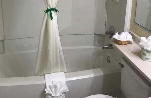 Ponderay Hotel | 2 x 2 Queen Beds with Living Room at FairBridge Inn & Suites Sandpoint
