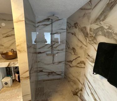 Jagstfeld Apartment | 2 ZKB 65 m2 komplette Wohnung