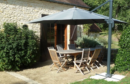 Jayac House | 20 km from Sarlat, a haven of peace welcomes you .