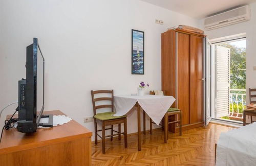 Drvenik Apartment | 20 mΒ² Apartment β 3 guests