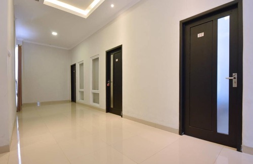 Cilacap Hotel | 20 mΒ² Hotel β 2 guests