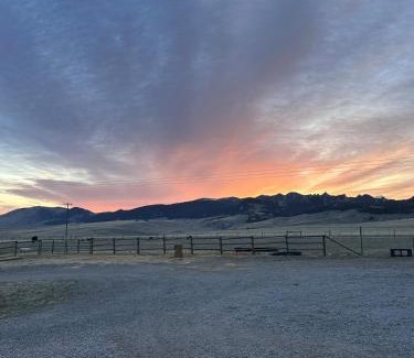 Divide Apartment | 20 min from Butte, minutes from The Big Hole River