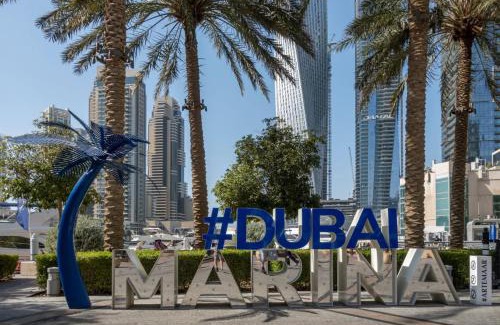 Sharjah Apartment | 20 Mins drive to Dubai International Airport