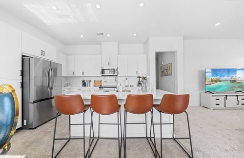 Ontario House | 20% OFF Monthly & Fully Furnished & Modern Design