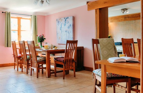 Devils Bridge Cottage | 200 m² Cabin ∙ 5 bedrooms ∙ 12 guests