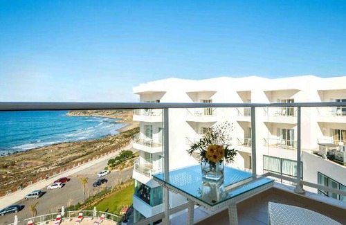 Malabata Hotel | 200 m² Hotel ∙ 3 bedrooms ∙ 127 guests