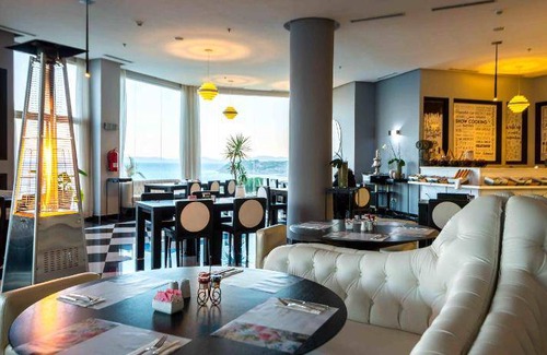 Malabata Hotel | 200 m² Hotel ∙ 3 bedrooms ∙ 127 guests