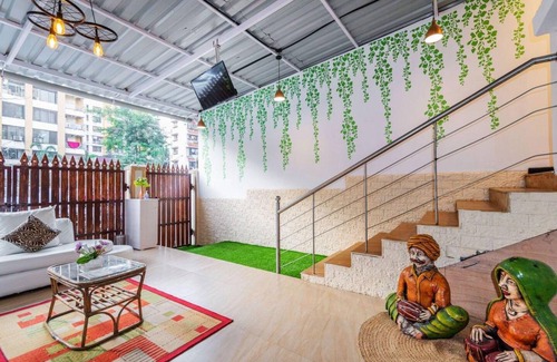 Kandivali East House | 200 m² House ∙ 1 bedroom ∙ 3 guests