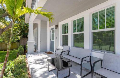 Parrot Cove House | 200 m² House ∙ 4 bedrooms ∙ 8 guests