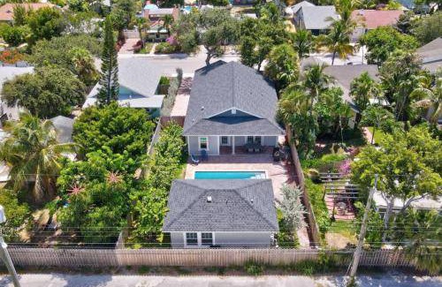 Parrot Cove House | 200 m² House ∙ 4 bedrooms ∙ 8 guests