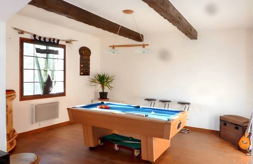 Cannes-et-Clairan Villa | 200 m² Villa ∙ 6 bedrooms ∙ 12 guests