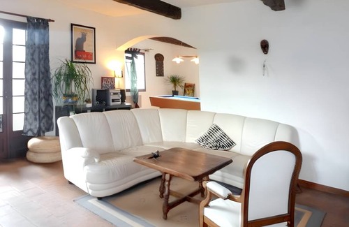 Cannes-et-Clairan Villa | 200 m² Villa ∙ 6 bedrooms ∙ 12 guests
