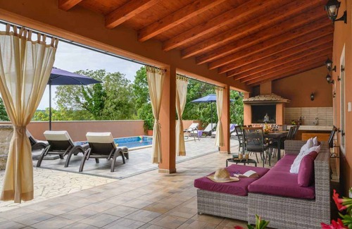 Rakalj Villa | 200 m² Villa ∙ 4 bedrooms ∙ 10 guests
