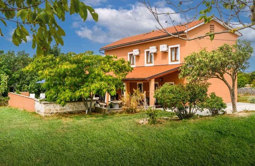 Rakalj Villa | 200 m² Villa ∙ 4 bedrooms ∙ 10 guests