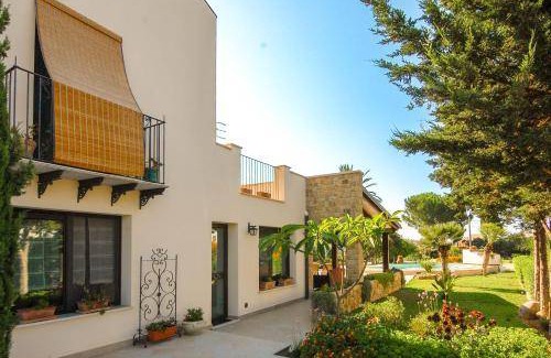 Campofelice di Roccella Villa | 200 m² Villa ∙ 4 bedrooms ∙ 10 guests