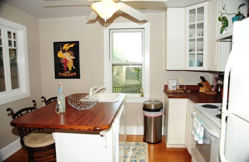 Rock Hall House | 200 steps to the beach!