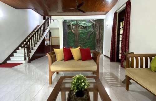 Thalawatugoda House | 2000 m² House ∙ 4 bedrooms ∙ 7 guests