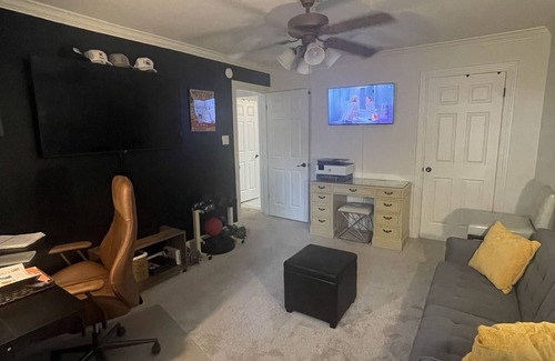 North Shoal Creek Condo | 2000 sq ft two story 2 bedroom 1 bath condo w/ fenced patio