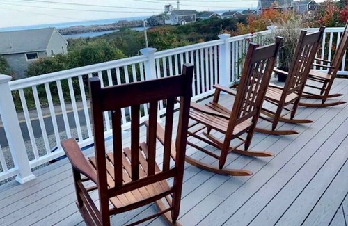 York Beach House | 2023 rates NOW AVAILABLE!