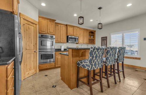 Bear Hollow Village House | 209 m² House ∙ 4 bedrooms ∙ 11 guests