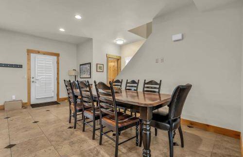 Bear Hollow Village House | 209 m² House ∙ 4 bedrooms ∙ 11 guests