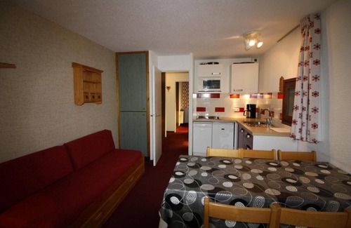 Le Lavachet Apartment | 20m from resort center, 1st floor, balcony, tv, ski locker, 40m², Tignes