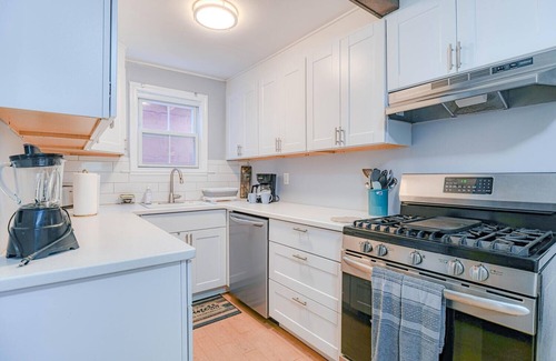 Ocean Grove House | 21 Embury - Charming 2-bedroom house near Beach in Ocean Grove