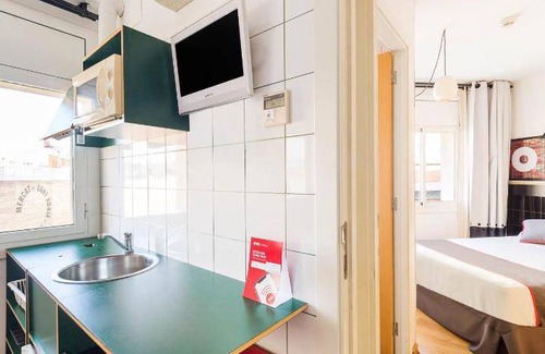 Sant Adria de Besos Bed & Breakfast | 21 m² Bed and breakfast ∙ 5 guests