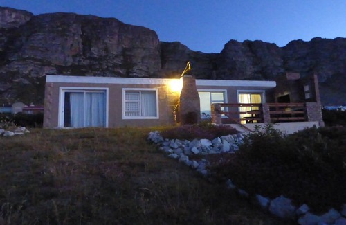 Betty's Bay Cottage | 210 Degrees South - Paradise in Sunny Seas