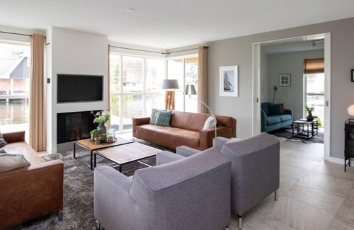 Delfstrahuizen Villa | 210 m² Villa ∙ 4 bedrooms ∙ 8 guests