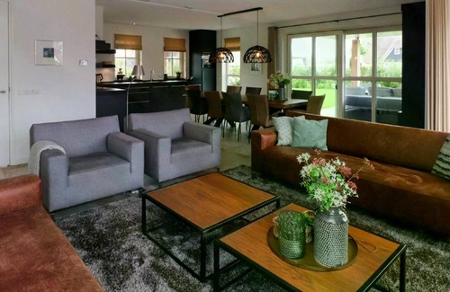 Delfstrahuizen Villa | 210 m² Villa ∙ 4 bedrooms ∙ 8 guests