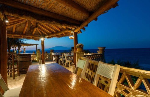 Psarou Resort | 215 m² Resort ∙ 4 bedrooms ∙ 10 guests