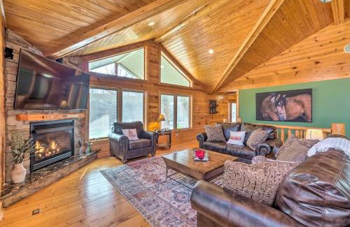 Shepherdsville House | 22-Acre Home on Bourbon Trail with Sunroom!