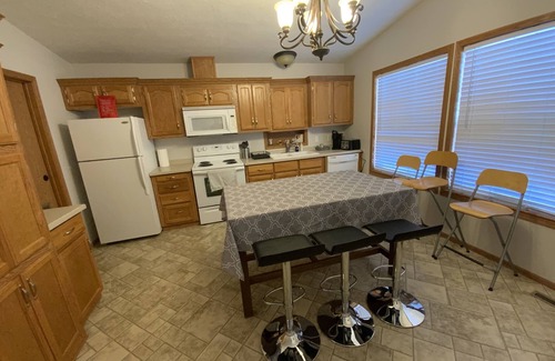Three Hills House | 22 Cherry Lane SE Suite C 2 Bedroom 1 Bath Sleeps 10, Main Floor, Three Hills