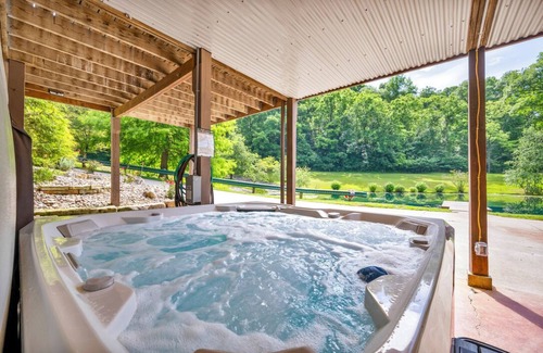 Senecaville Cabin | 22-Guest Retreat | Spa, Theater, Nature, Games