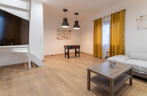 Marigny-les-Reullee Hotel | 22 m² Hotel ∙ 1 bedroom ∙ 3 guests