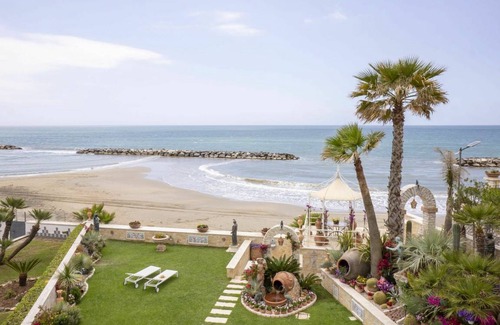Formia House | 220 m² House ∙ 5 bedrooms ∙ 12 guests