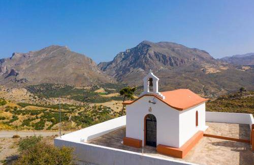 Roussospiti Resort | 220 m² Resort ∙ 3 bedrooms ∙ 6 guests