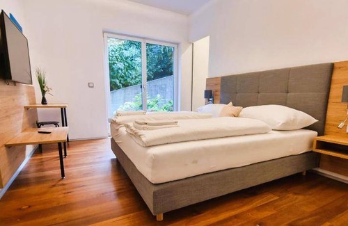 Waldegg Villa | 220 m² Villa ∙ 6 bedrooms ∙ 12 guests