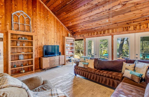 Dripping Springs House | 221 m² House ∙ 4 bedrooms ∙ 15 guests