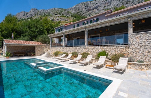 Lokva Rogoznica Villa | 225 m² Villa ∙ 5 bedrooms ∙ 10 guests