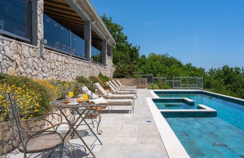 Lokva Rogoznica Villa | 225 m² Villa ∙ 5 bedrooms ∙ 10 guests